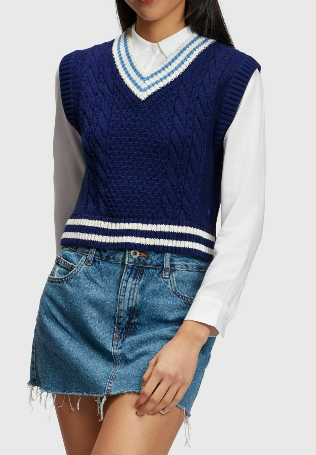 

Джемпер Esprit Zopf Mit Delfin-Logo, вкл.