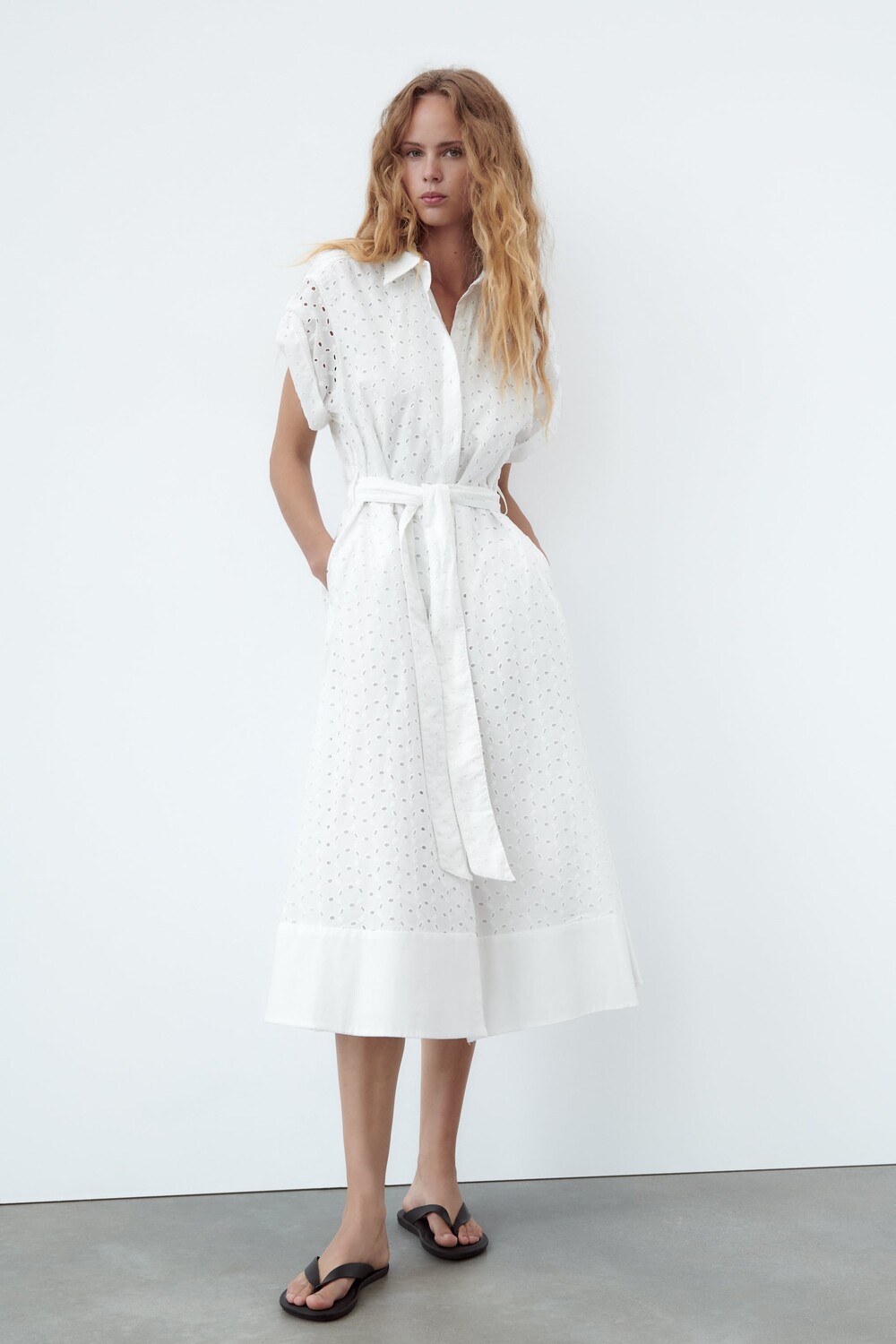 

Платье миди с принтом Zara, белый