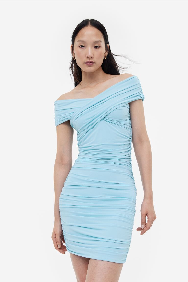 

Драпированное платье с открытыми плечами H&M