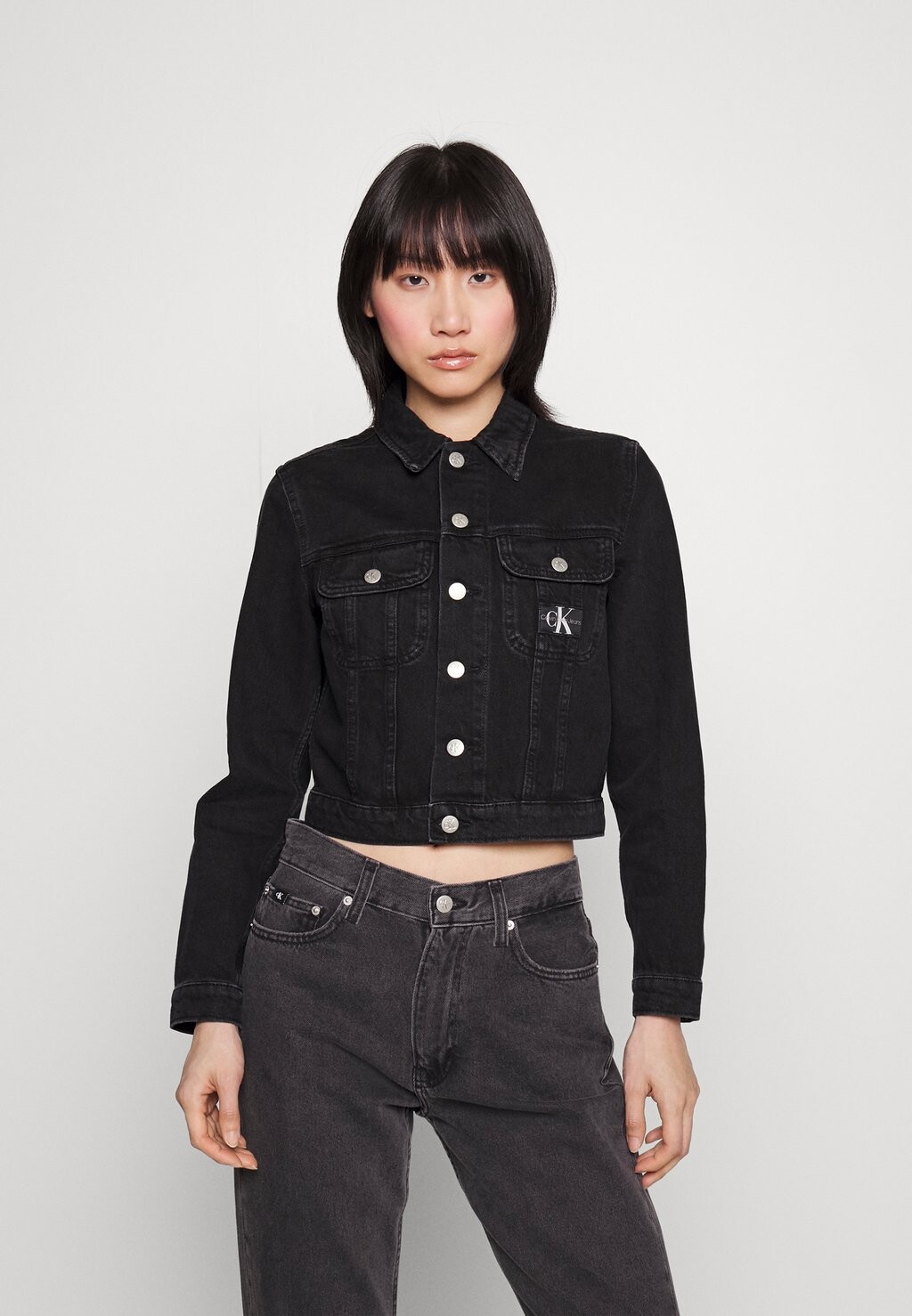 

Джинсовая куртка УКОРОЧЕННАЯ КУРТКА 90S Calvin Klein Jeans, черный деним