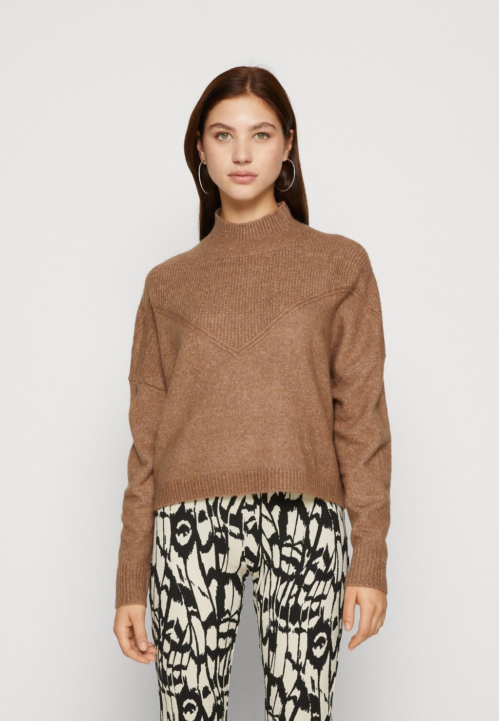 

Джемпер ONLY Onlsilly Highneck, коричневая чечевица меланж, Коричневый