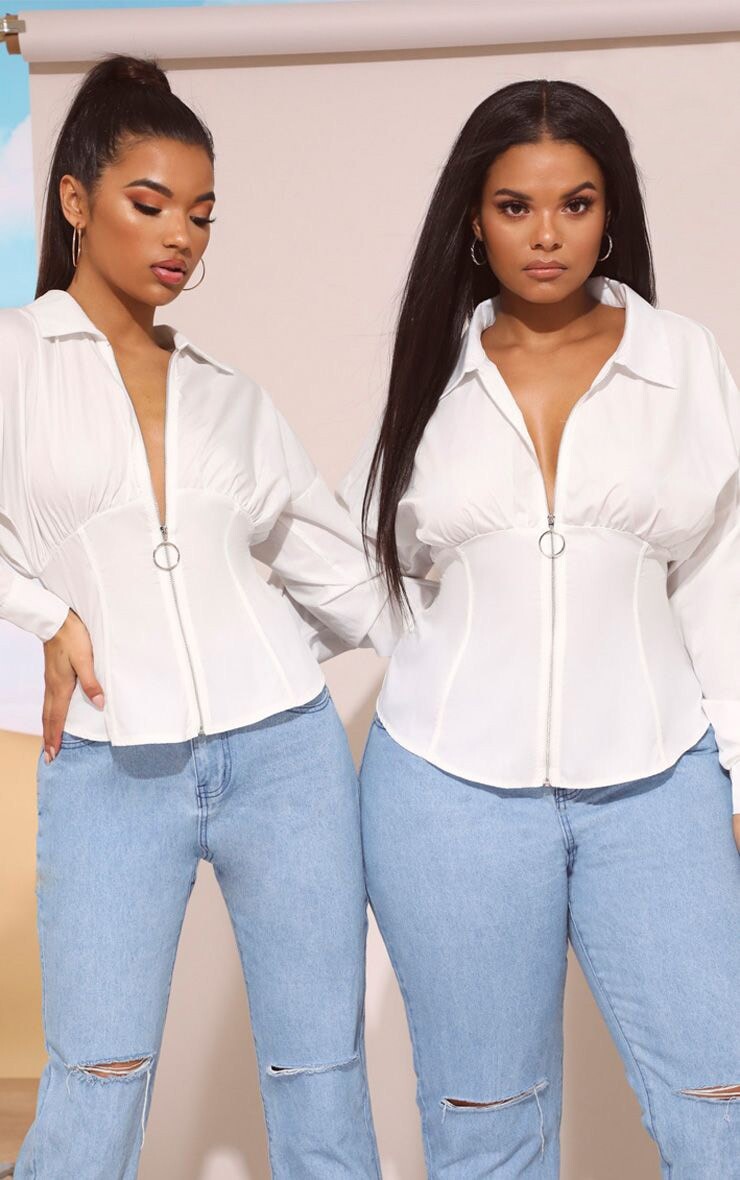 

PrettyLittleThing Белая рубашка с корсетом на молнии Plus
