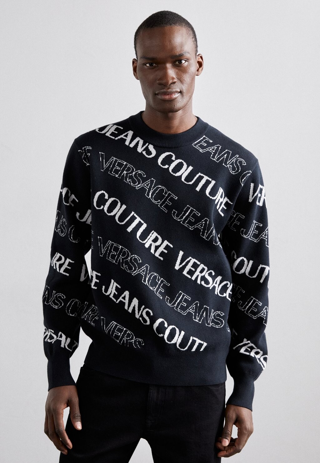 

Свитер Monogram Wave Versace Jeans Couture, черный
