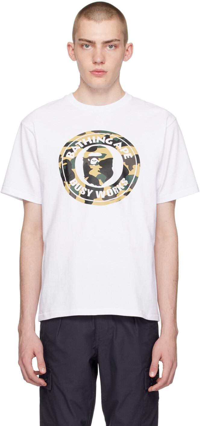 

Белая футболка 1st Camo с надписью Busy Works Bape