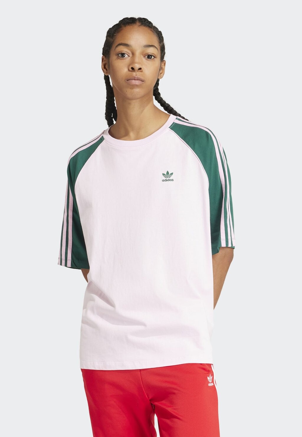 

Футболка с принтом BLOCKED SHORT SLEEVE adidas Originals, цвет clear pink collegiate green
