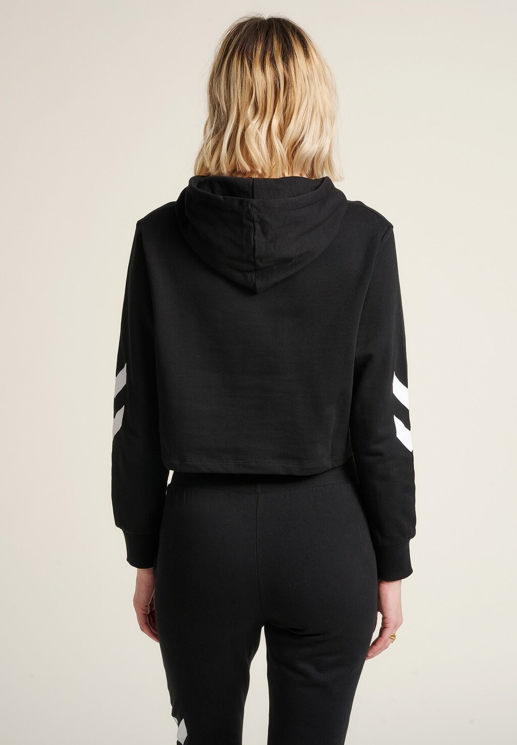 

Толстовка с капюшоном Hummel, черный