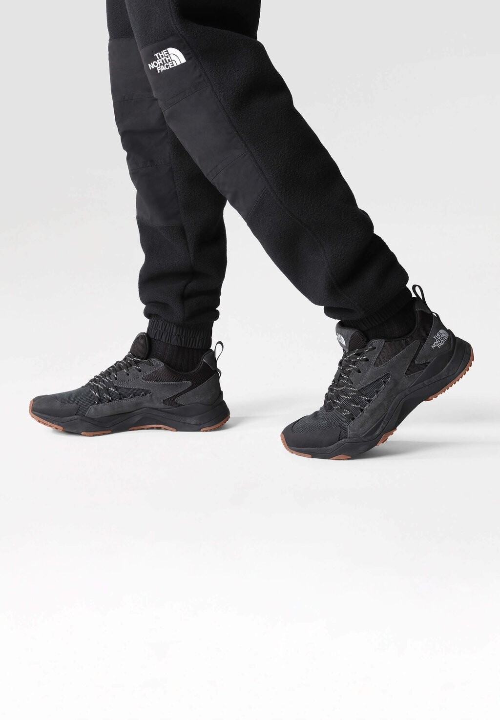 

Кроссовки The North Face