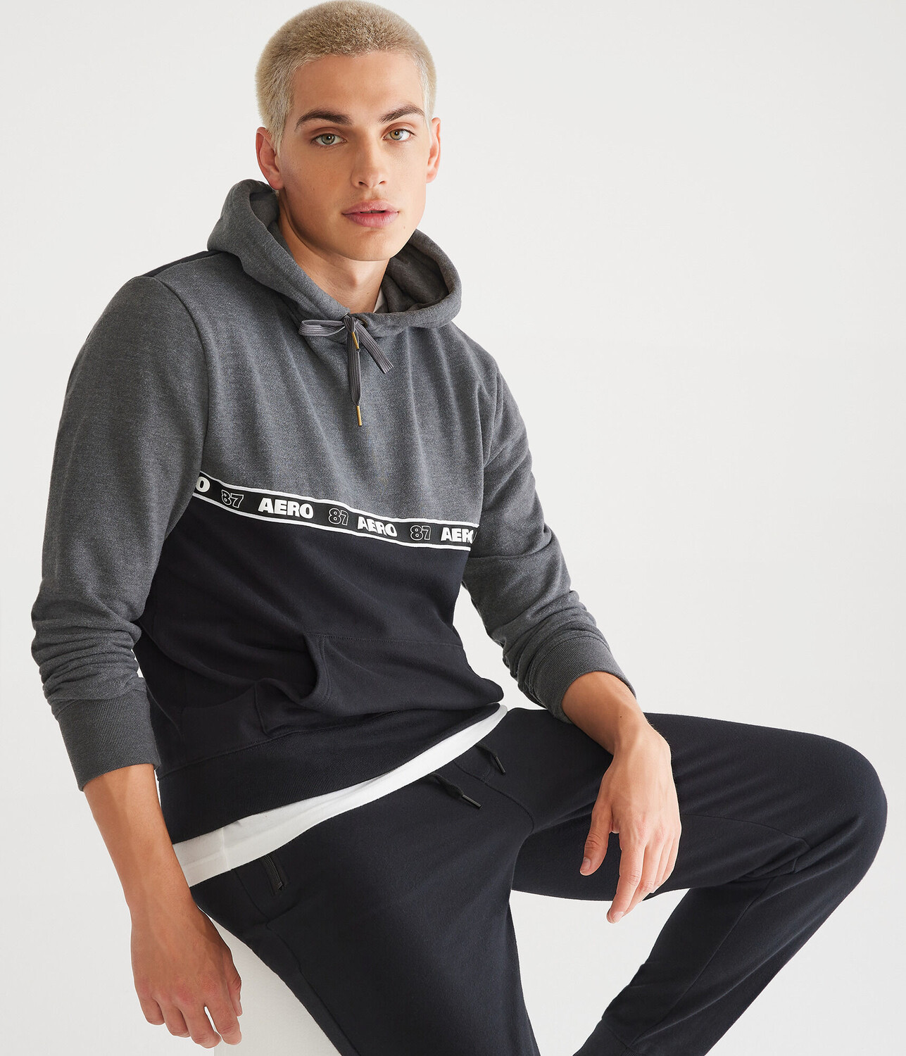 

Пуловер с капюшоном Aero 87 Colorblock Heritage Aeropostale, серый