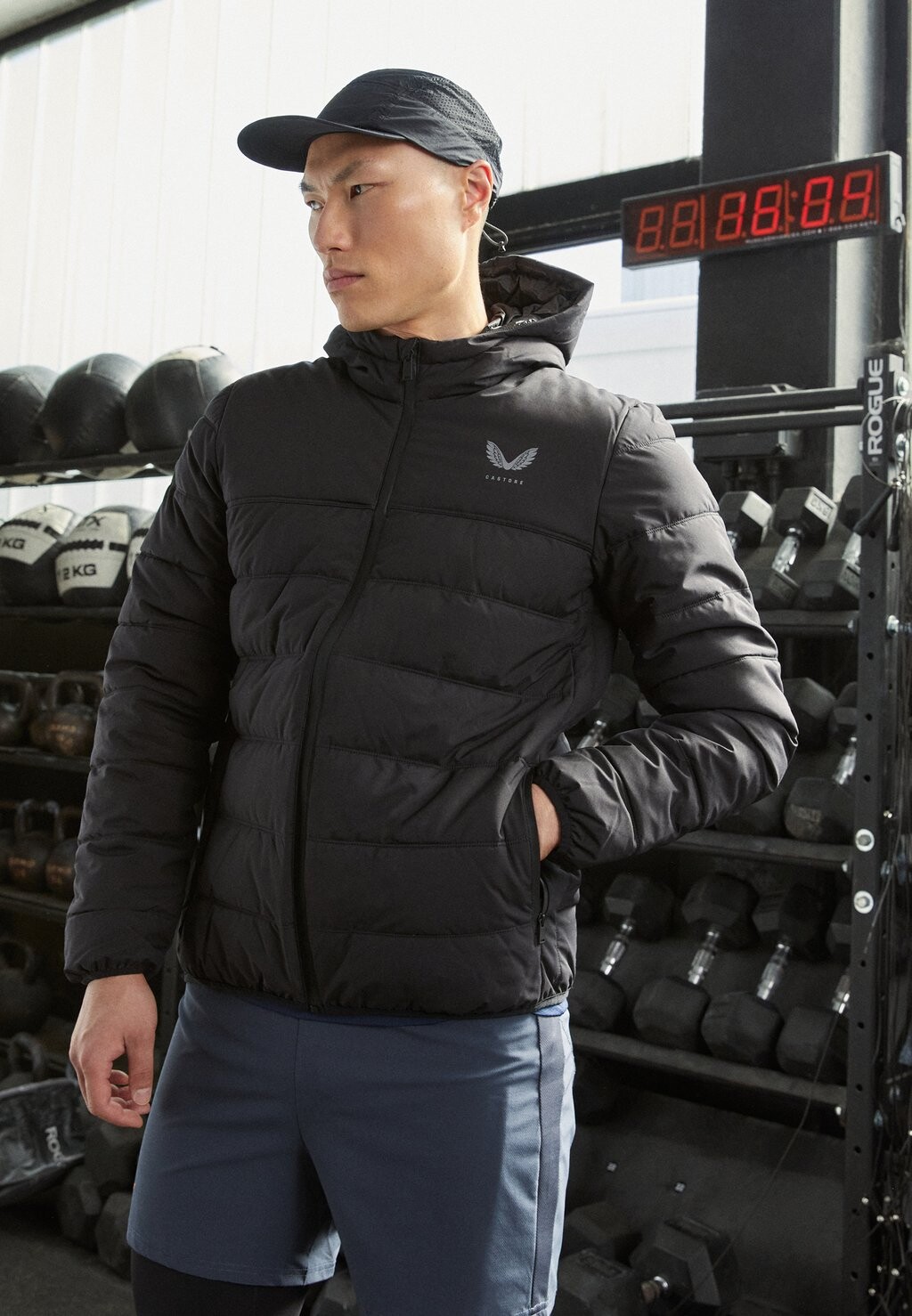 

Спортивная куртка Castore