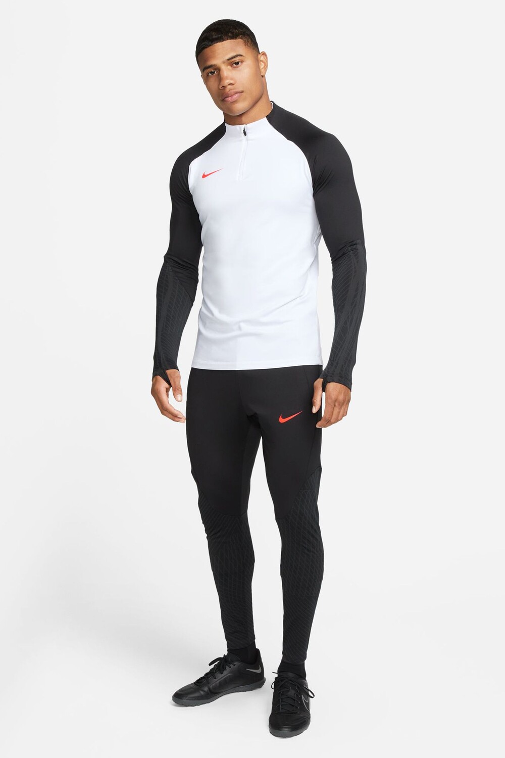 

Тренировочные джоггеры Dri-FIT Strike Nike, черный