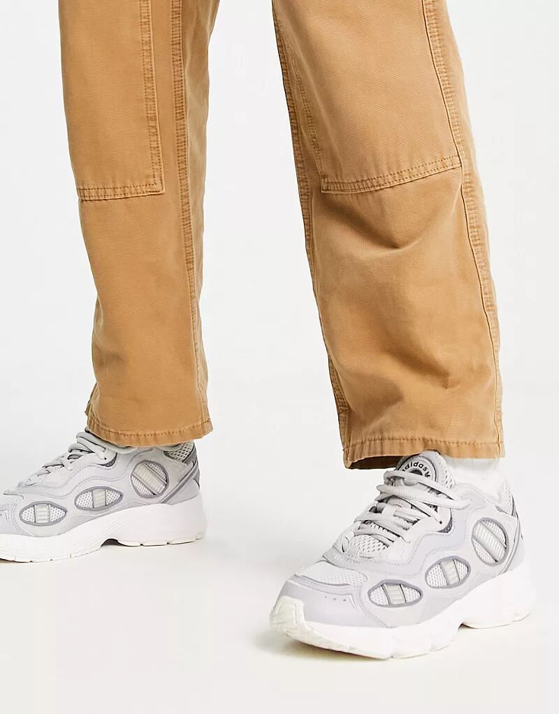 Серо-белые кроссовки adidas Originals Astir SN