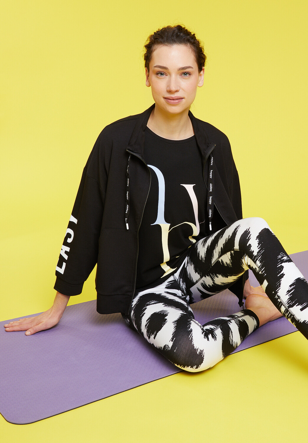 

Спортивная футболка Betty Barclay Rundhals Shirt mit Print, черный