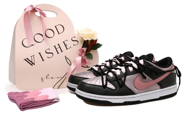 

Женские кроссовки для скейтбординга Nike Dunk