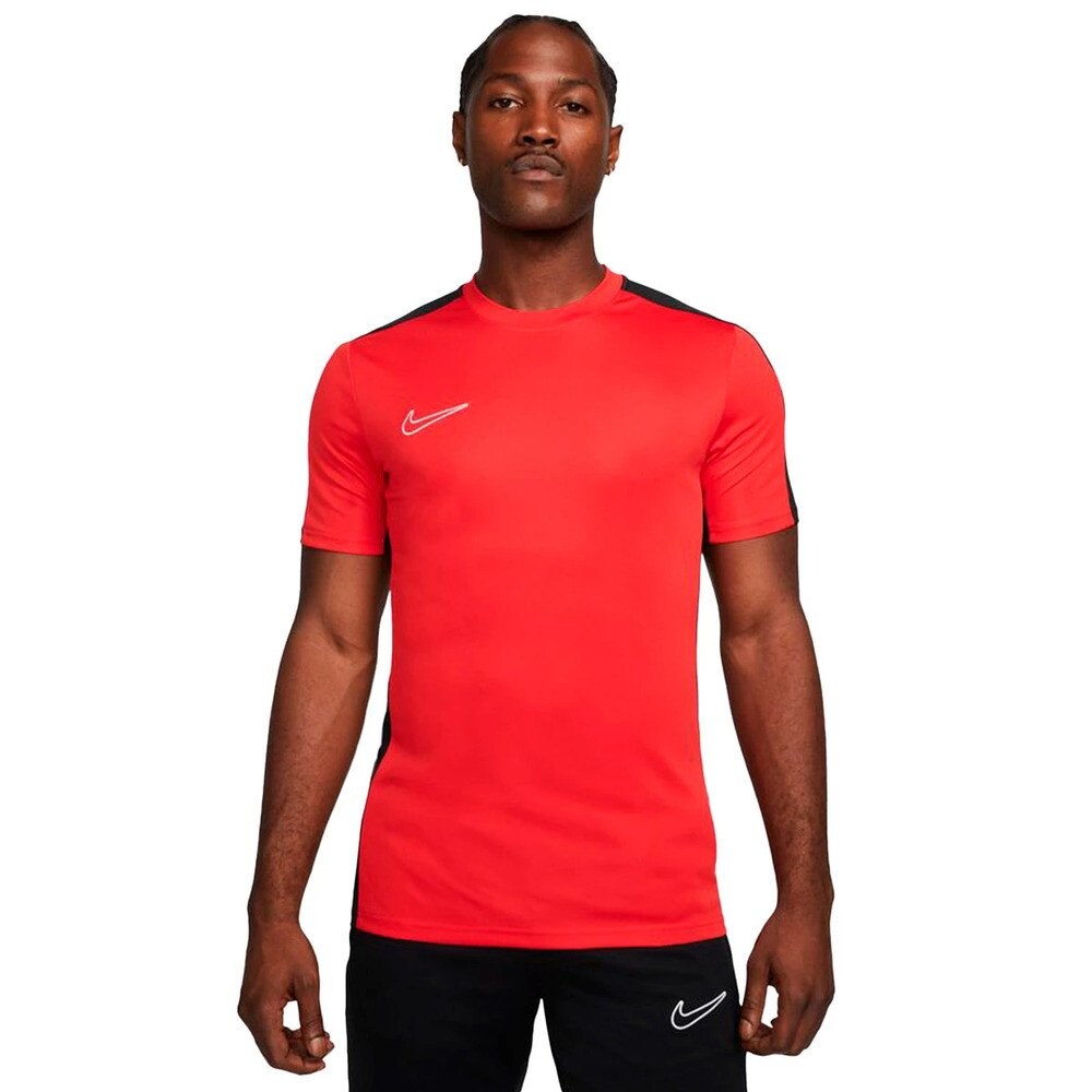 

Футболка Nike Academy 23, красный