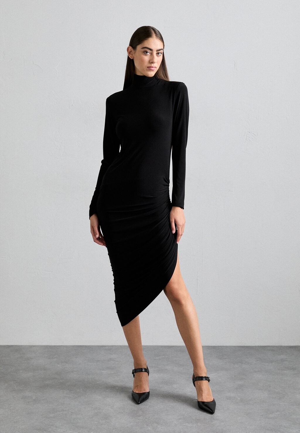 

Платье из джерси LONG SLEEVE TURTLENECK SIDE DRAPE DRESS TO MIDCALF Norma Kamali, черный