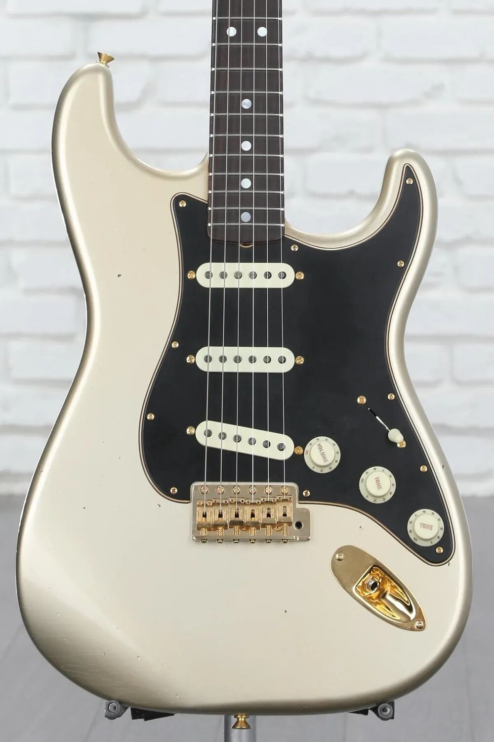 

Новая ограниченная серия Fender Custom Shop '65 с двумя магнитами Stratocaster Journeyman Relic - электрогитара состаренного серебра инков