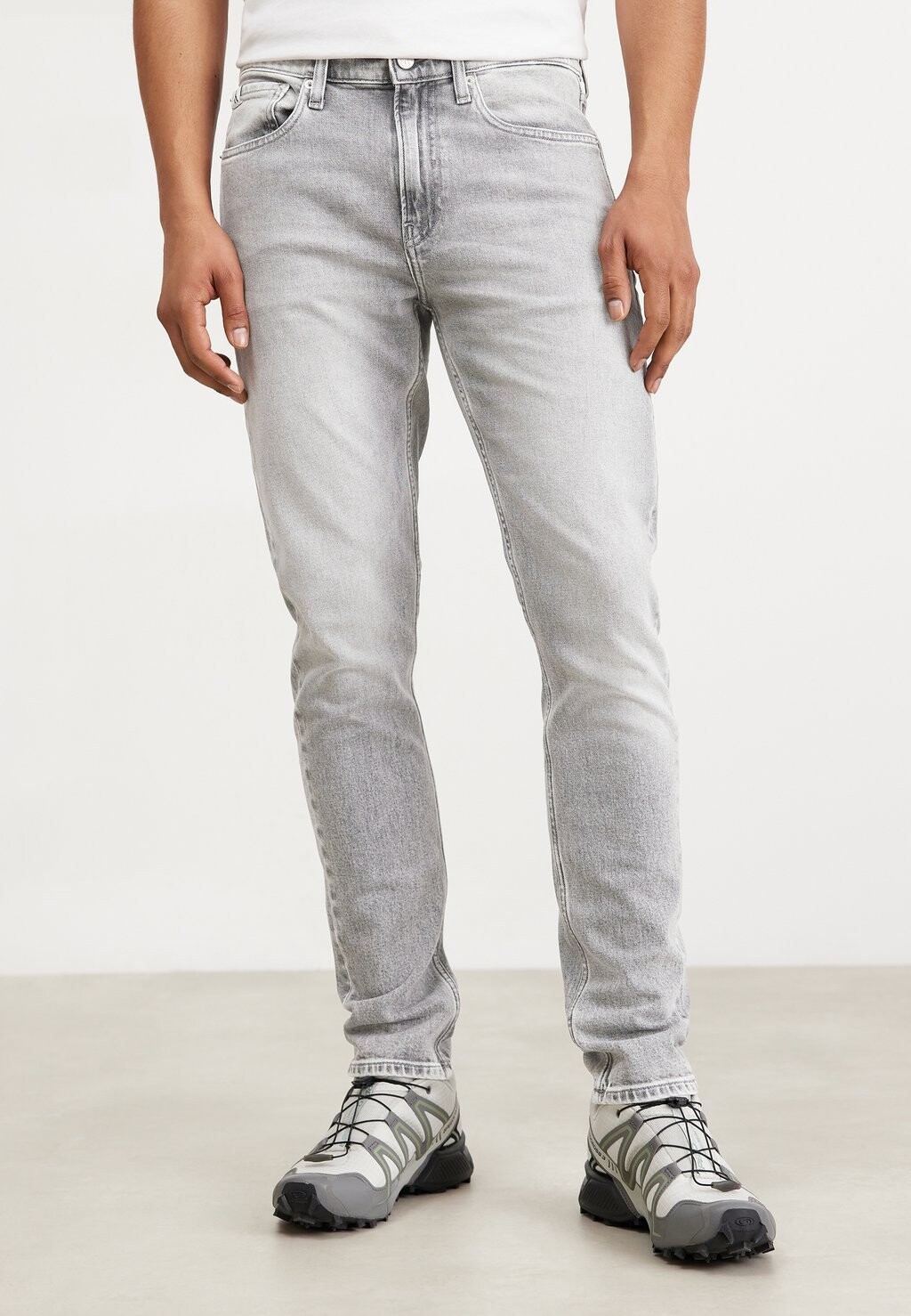 

Зауженные джинсы Calvin Klein Jeans, черный деним