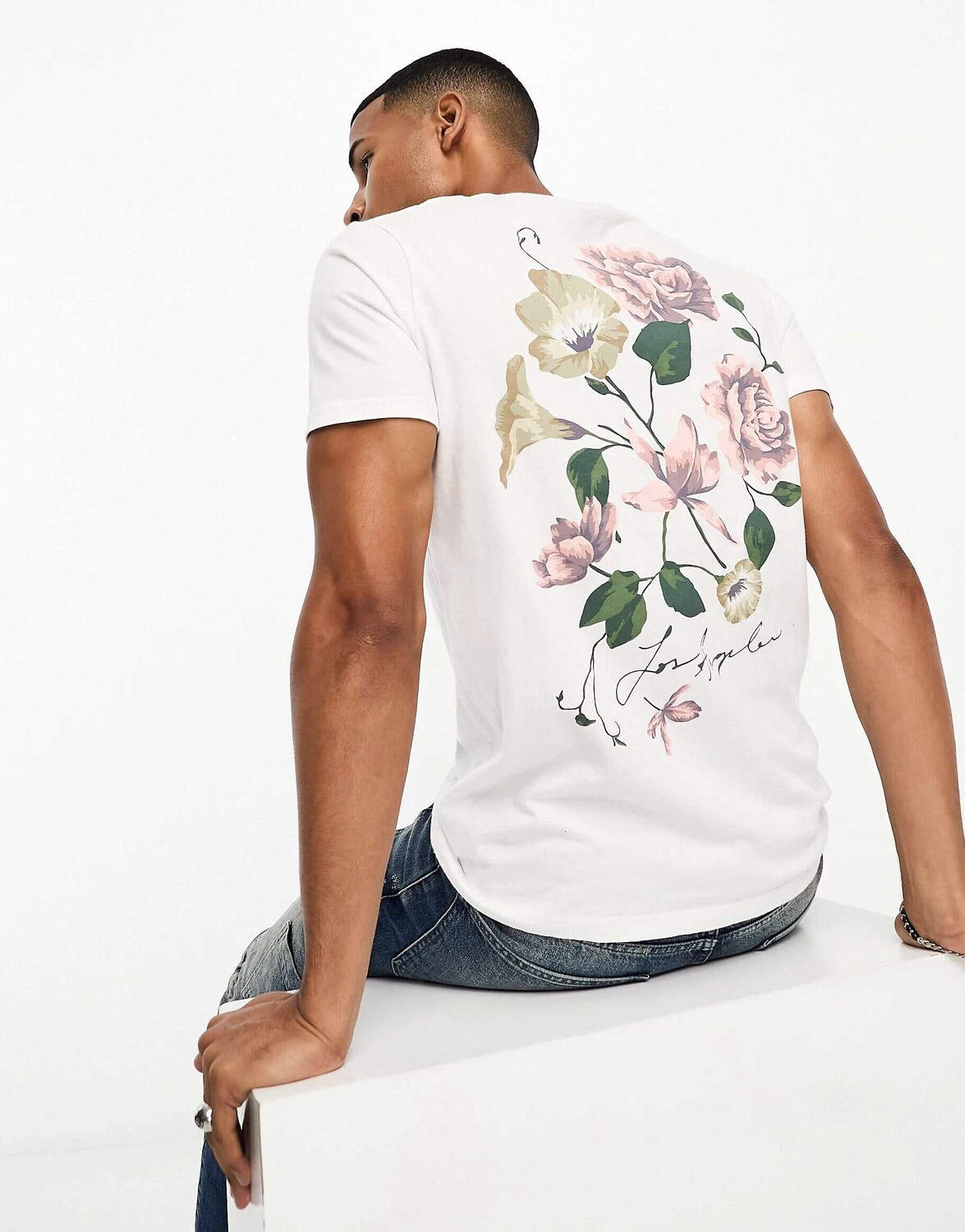 

Белая футболка с цветочной вышивкой, логотипом и принтом на спине Hollister, Белый