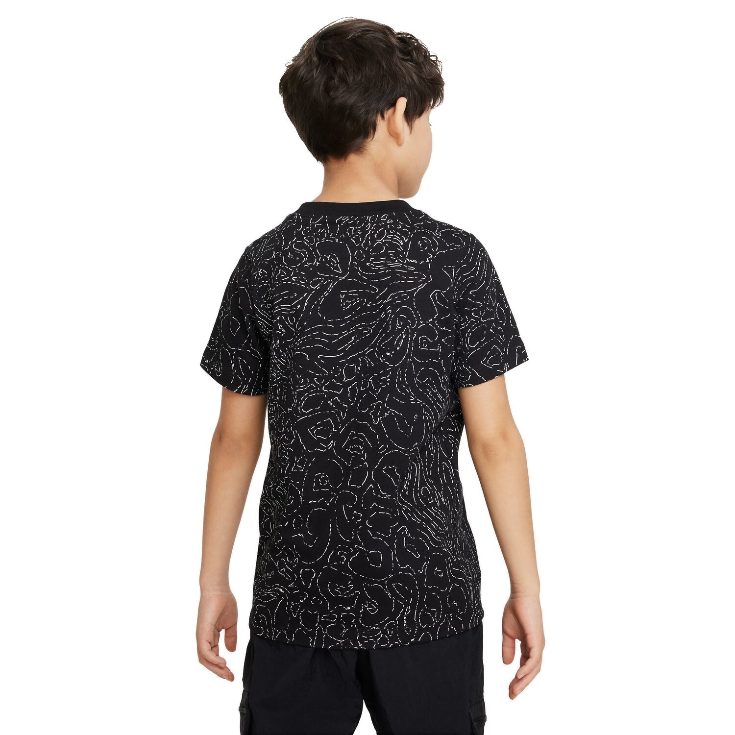 

Футболка Nike Sportswear для мальчиков 8–20 лет Nike, черный