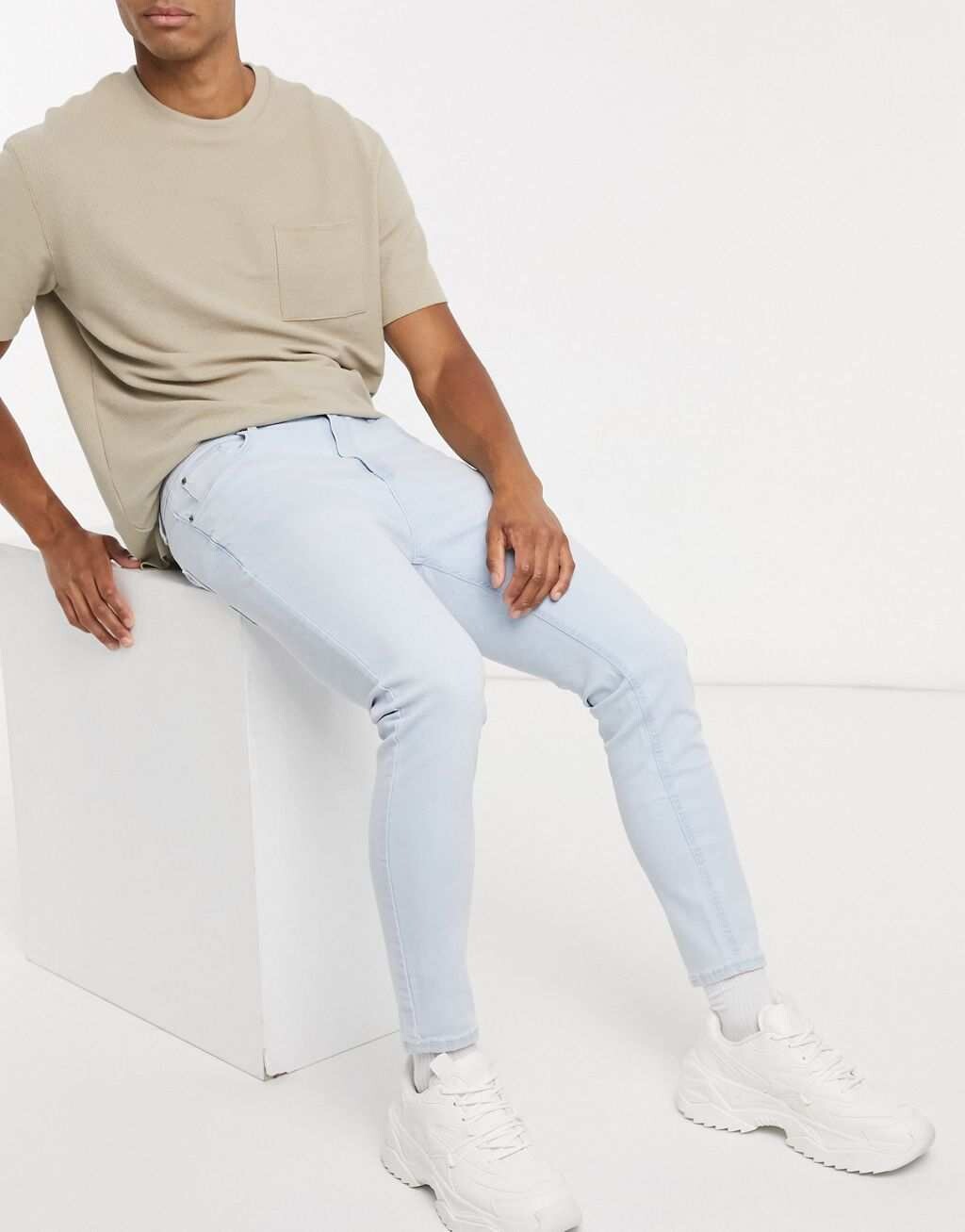 

Голубые джинсы-морковки Pull&Bear