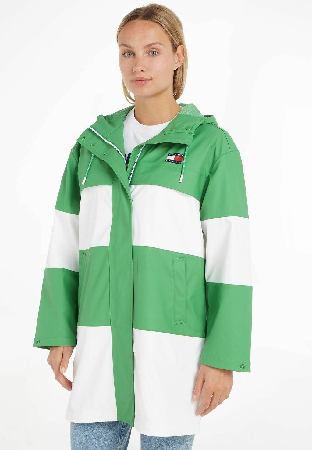 

Парка Tommy Jeans, зеленый