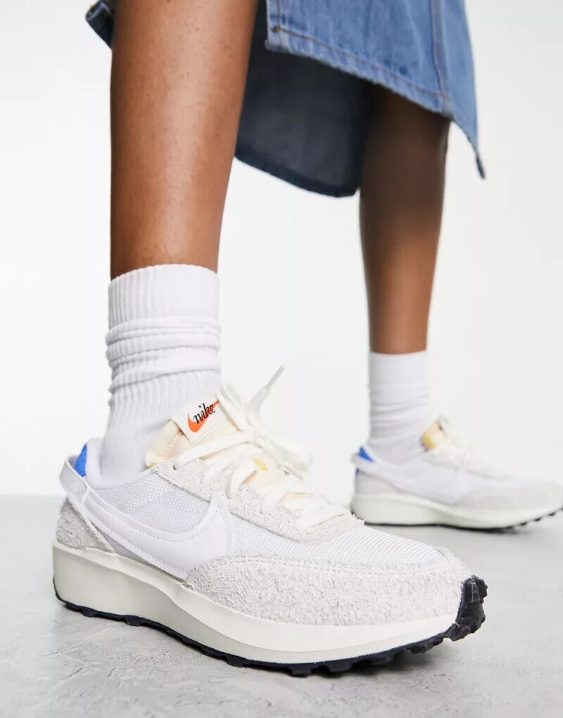 

Винтажные кроссовки Nike Waffle Debut в цветах Summit White и Game Royal