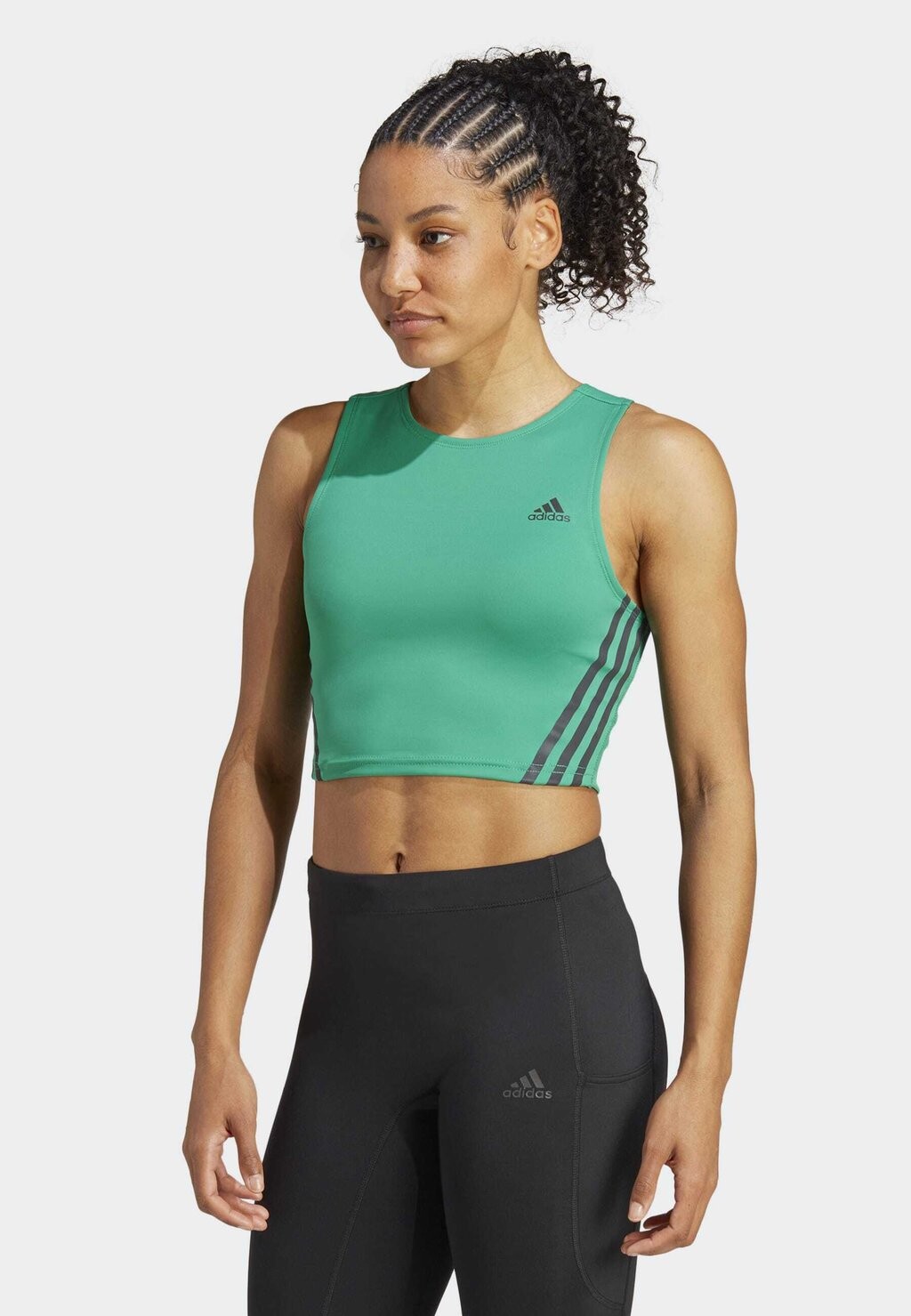 

Топ Adidas, зеленый