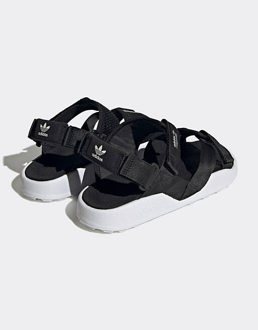 

Черно-белые сандалии adidas Originals Adilette ADV