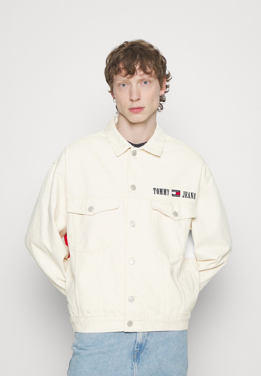 

Джинсовая куртка Tommy Jeans