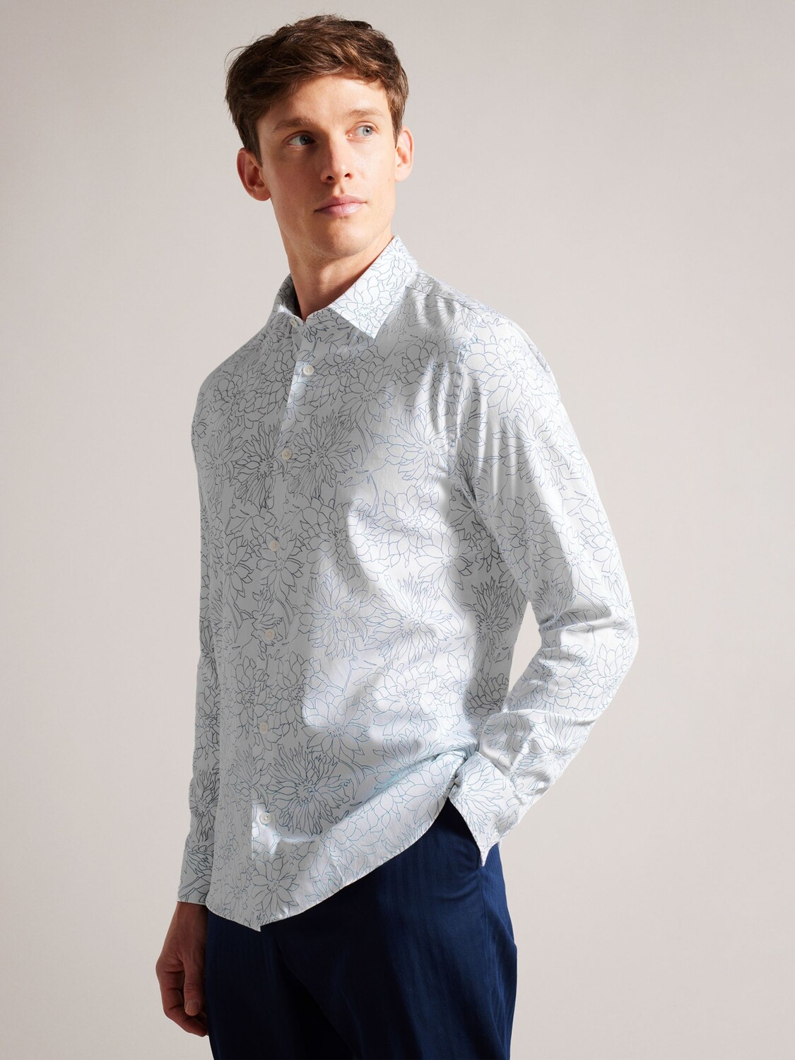 

Рубашка приталенного кроя с плотным цветочным принтом Ted Baker Neale, белая