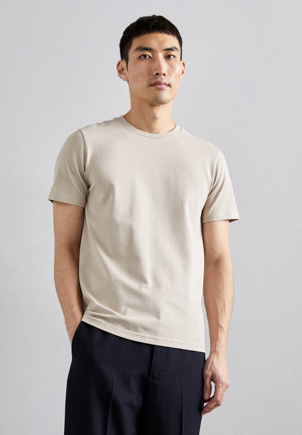 

Футболка с принтом TEE Filippa K, цвет light taupe