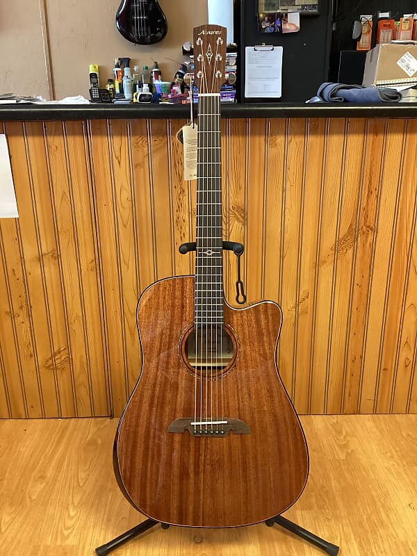 

Акустическая гитара Alvarez ADM66CEAR - Natural Wood