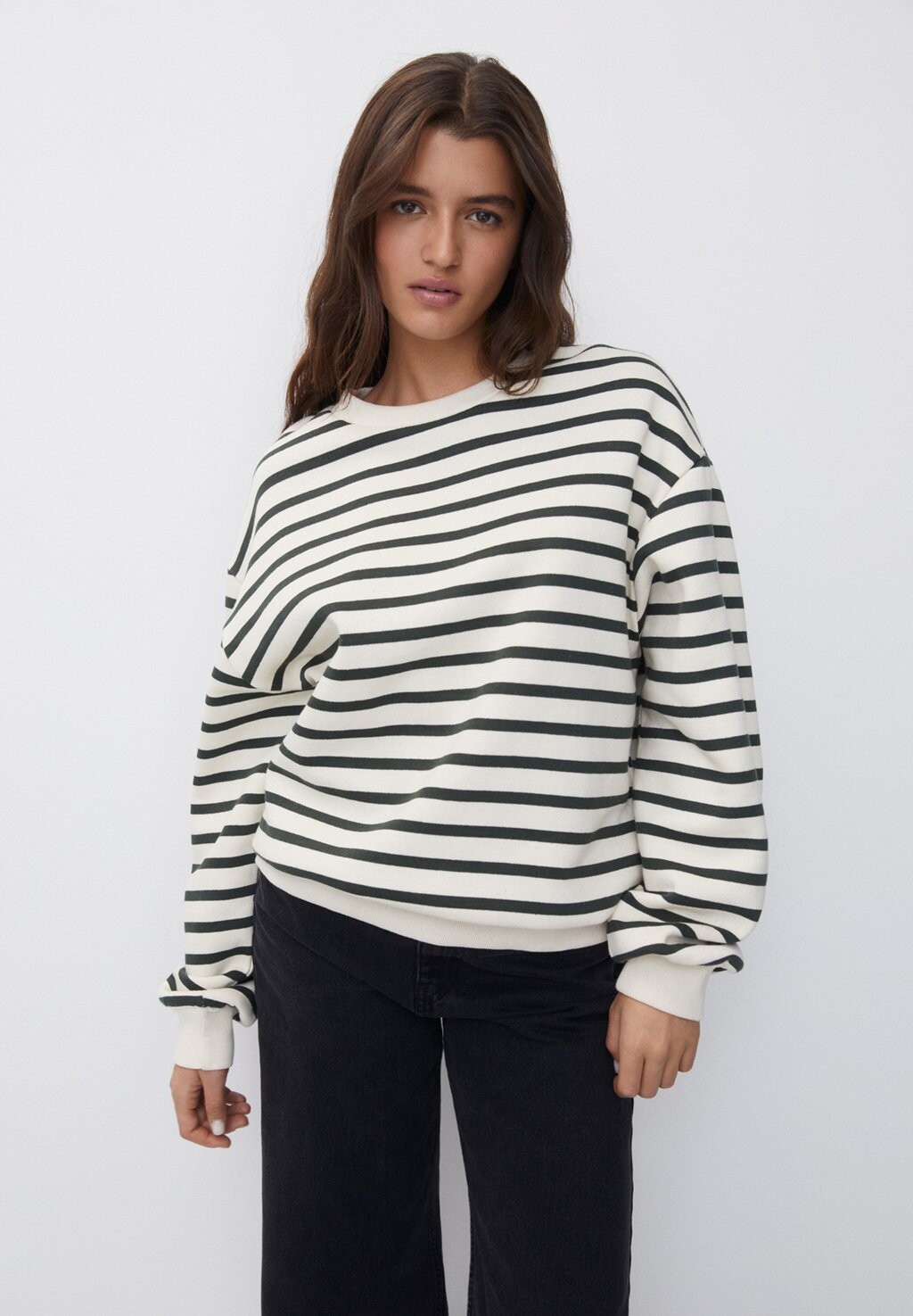 

Толстовка BASIC STRIPED PULL&BEAR, цвет green