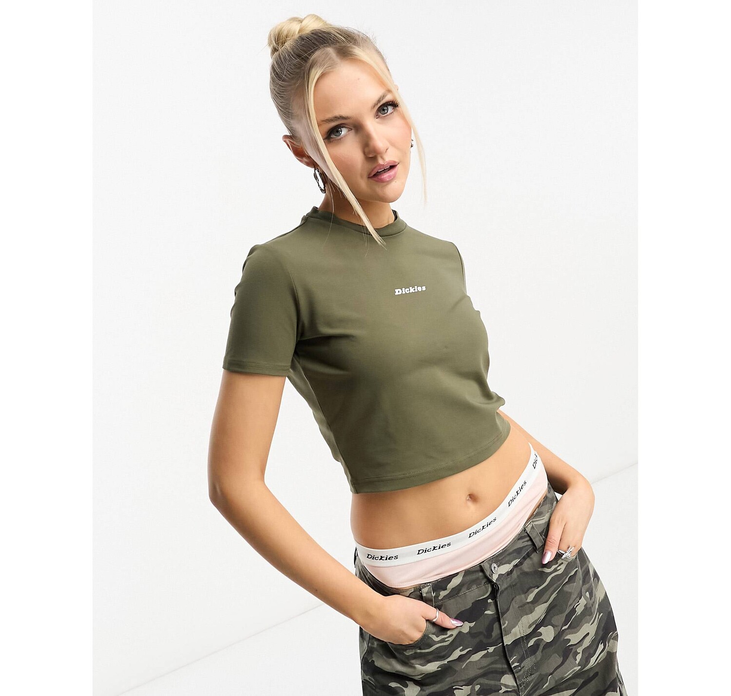

Темно-зеленая укороченная детская футболка с логотипом Dickies Valley Falls Central эксклюзивно для asos, Зеленый