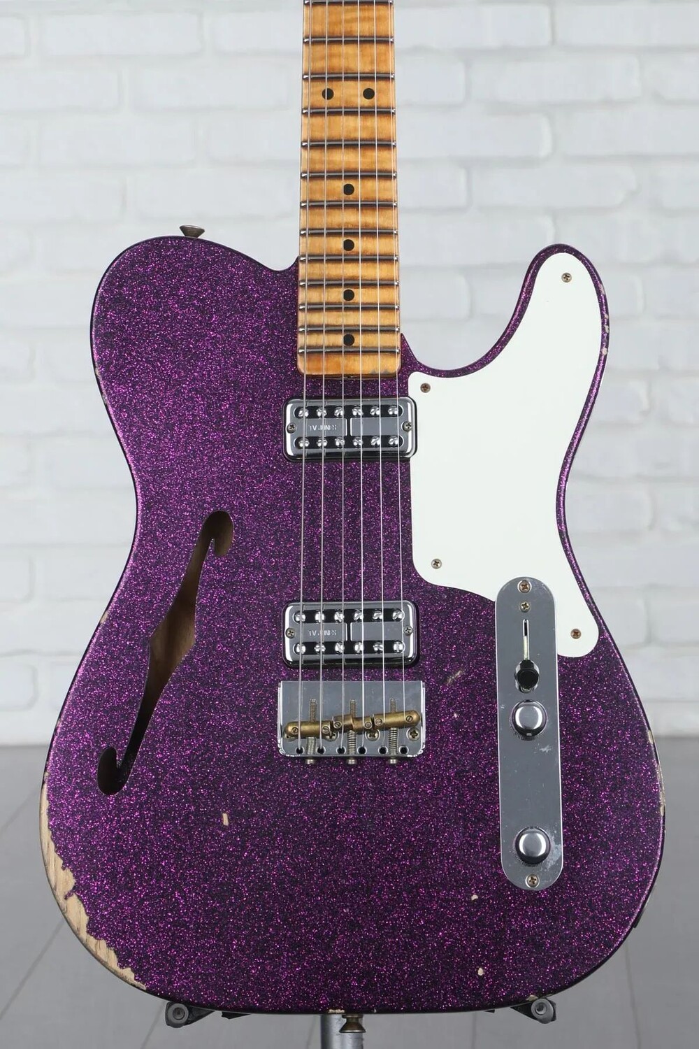 

Ограниченная серия Fender Custom Shop Caballo Tono Ligero Relic — Aged Magenta Sparkle