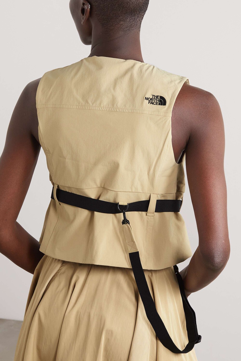 

THE NORTH FACE Укороченный жилет из рипстопа с поясом, песочный, Бежевый