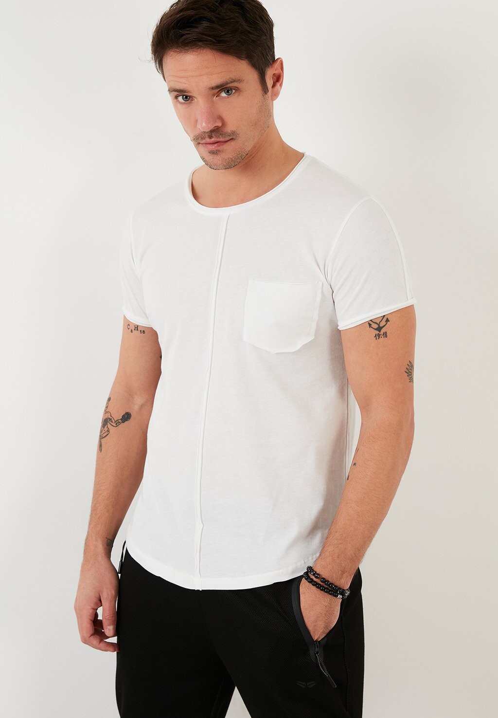 

Футболка базовая SLIM FIT Buratti, цвет ecru