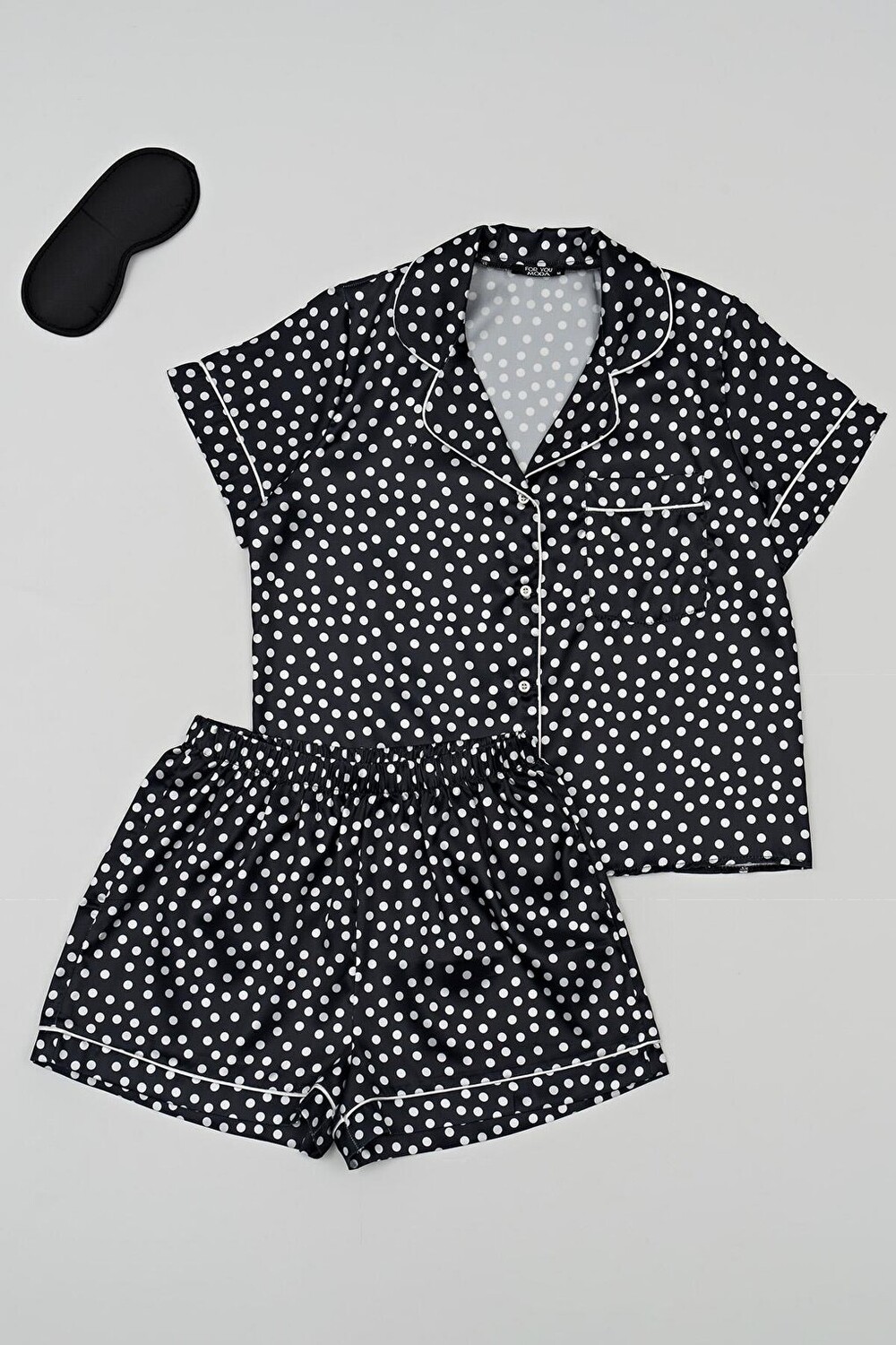 

Комплект из 3-х черных атласных пижамных шорт в горошек FOR YOU MODA