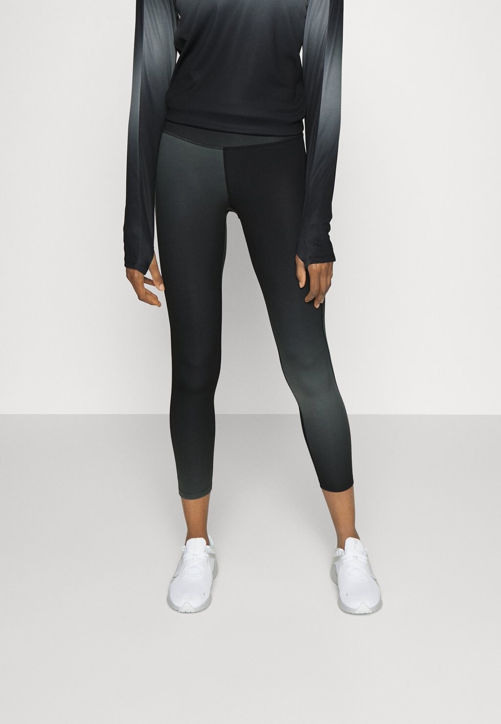 

Тайтсы Nike, Черный