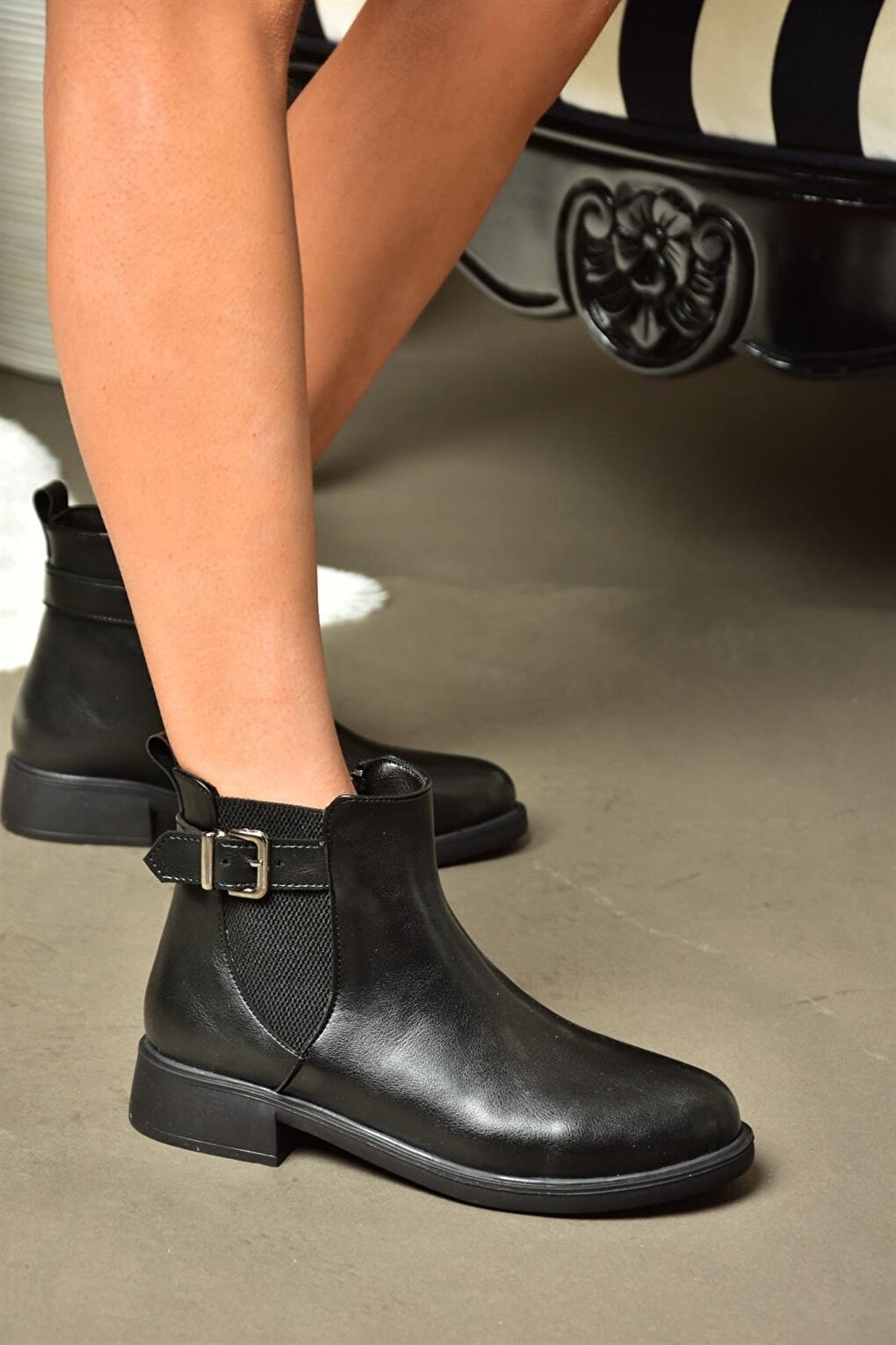 цена R3740502 Черные женские ботинки Fox Shoes
