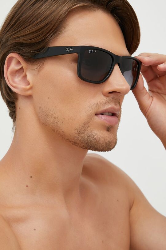

Солнцезащитные очки RB4165.622/T3 Ray-Ban, черный
