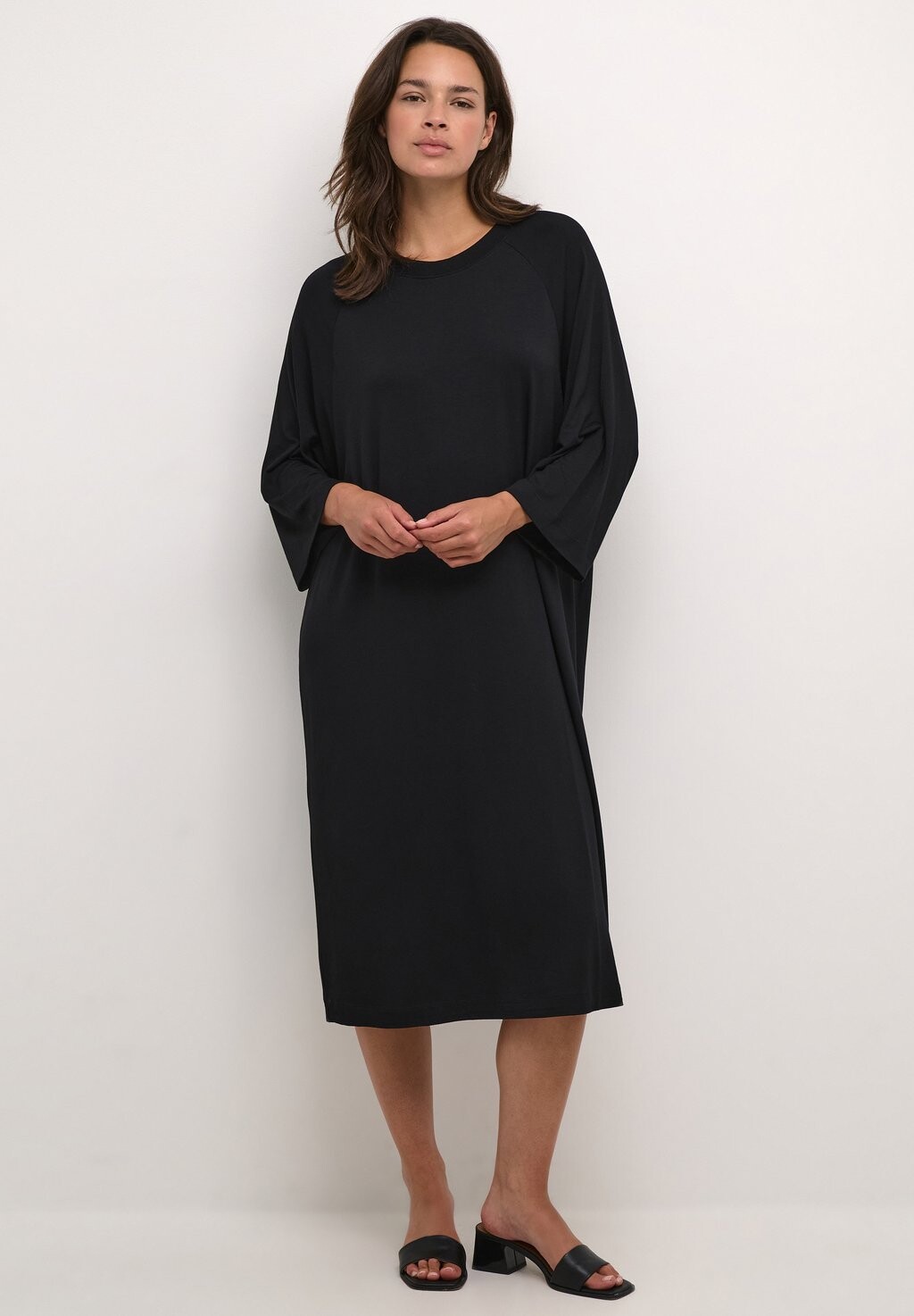 

Платье из джерси ANDREA ROUND NECK Kaffe, пестрый черный
