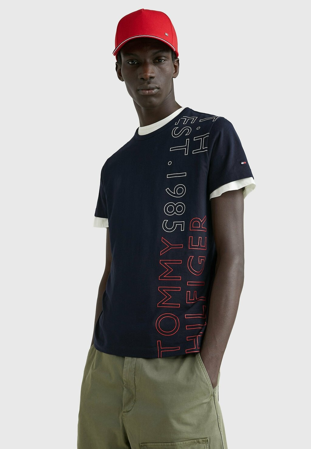 

Футболка с принтом Tommy Hilfiger, мультиколор