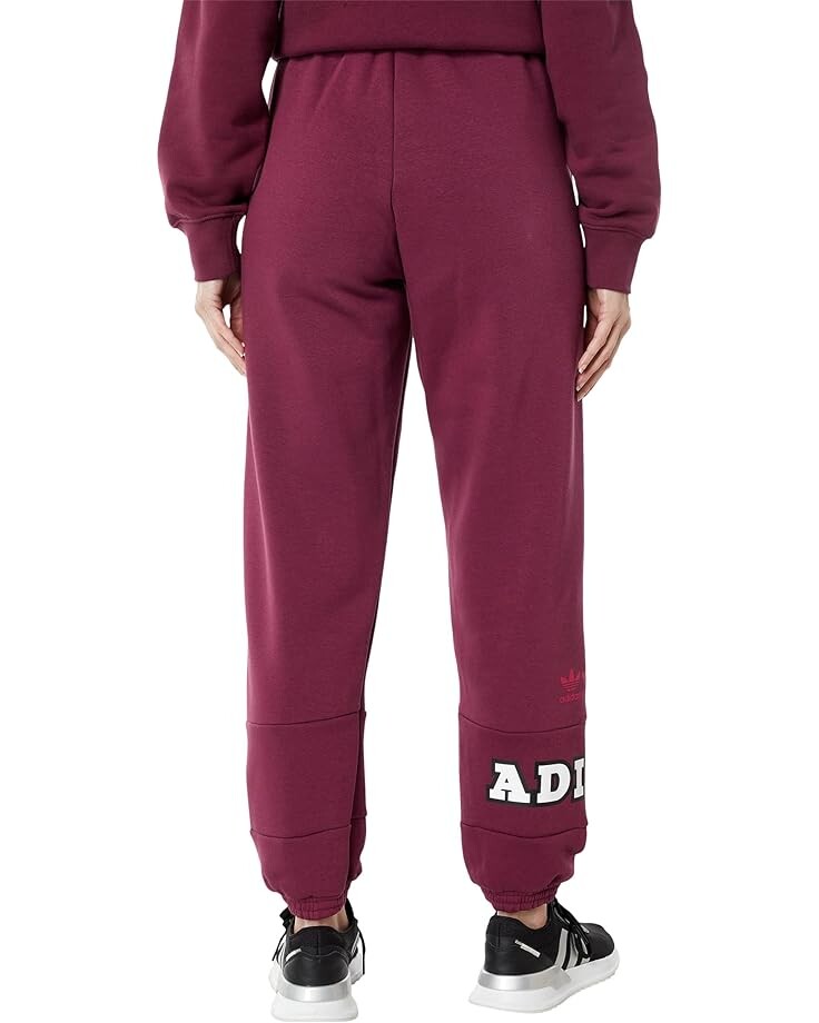 

Брюки Adidas Trefoil Logo Play Sweatpants, цвет Victory Crimson