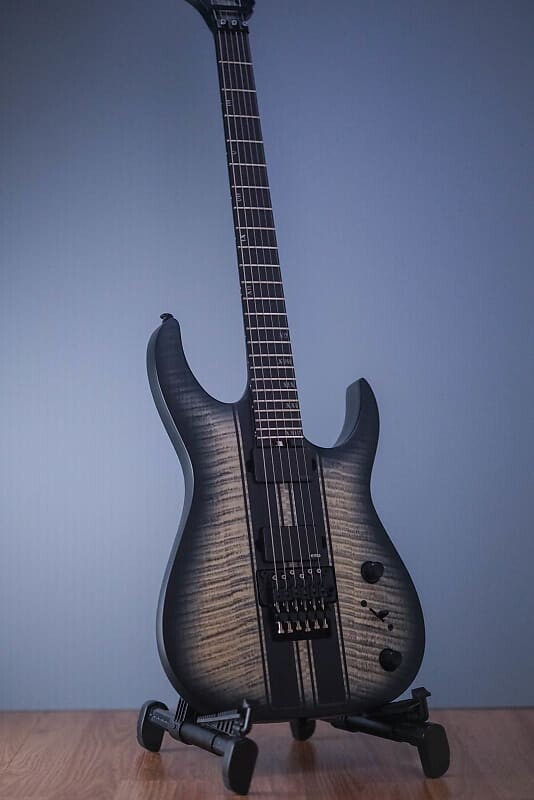 

Электрогитара Schecter Banshee GT FR Satin Charcoal Burst DEMO