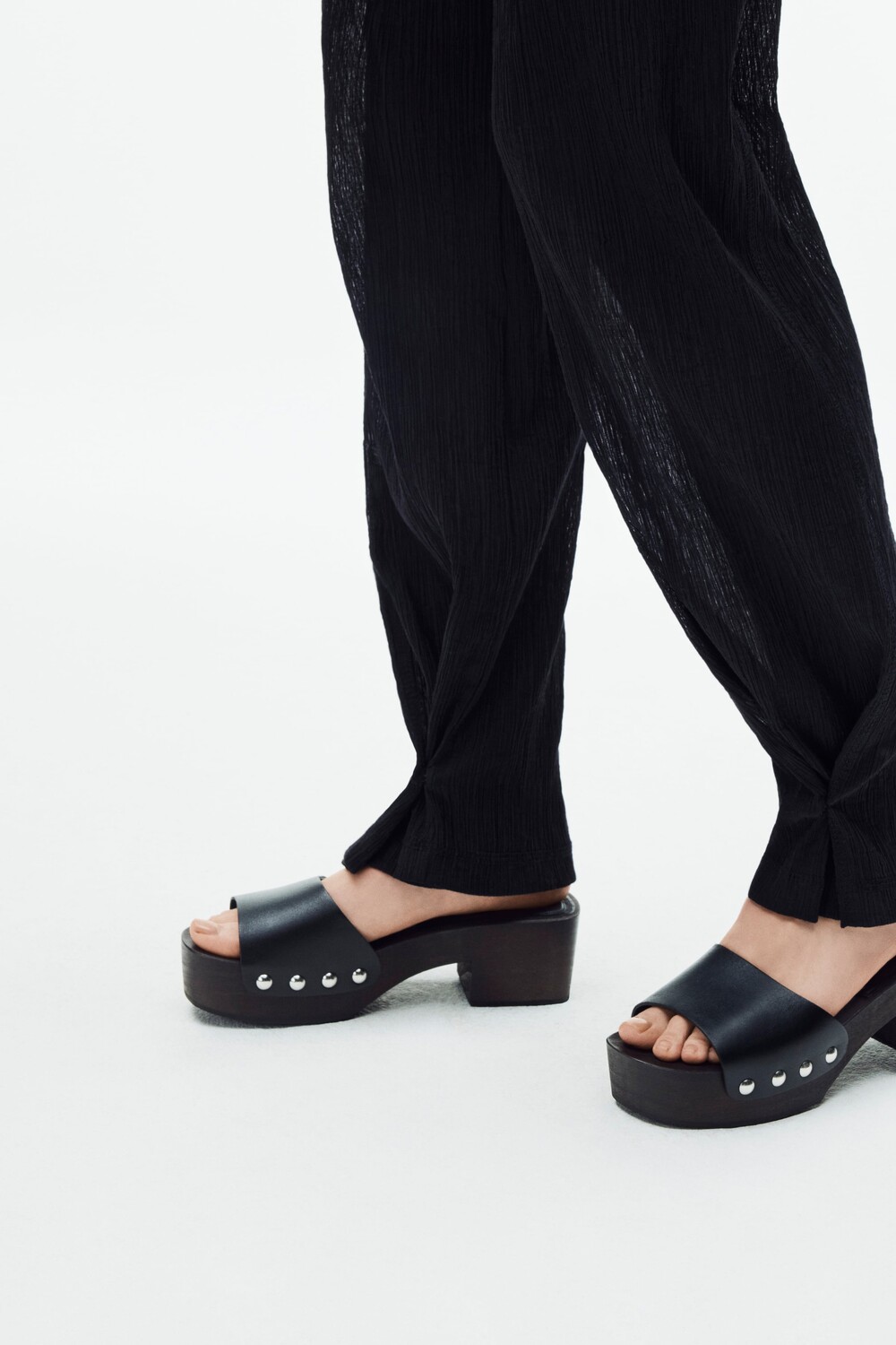 

Кожаные сандалии - ограниченная серия Zara, черный