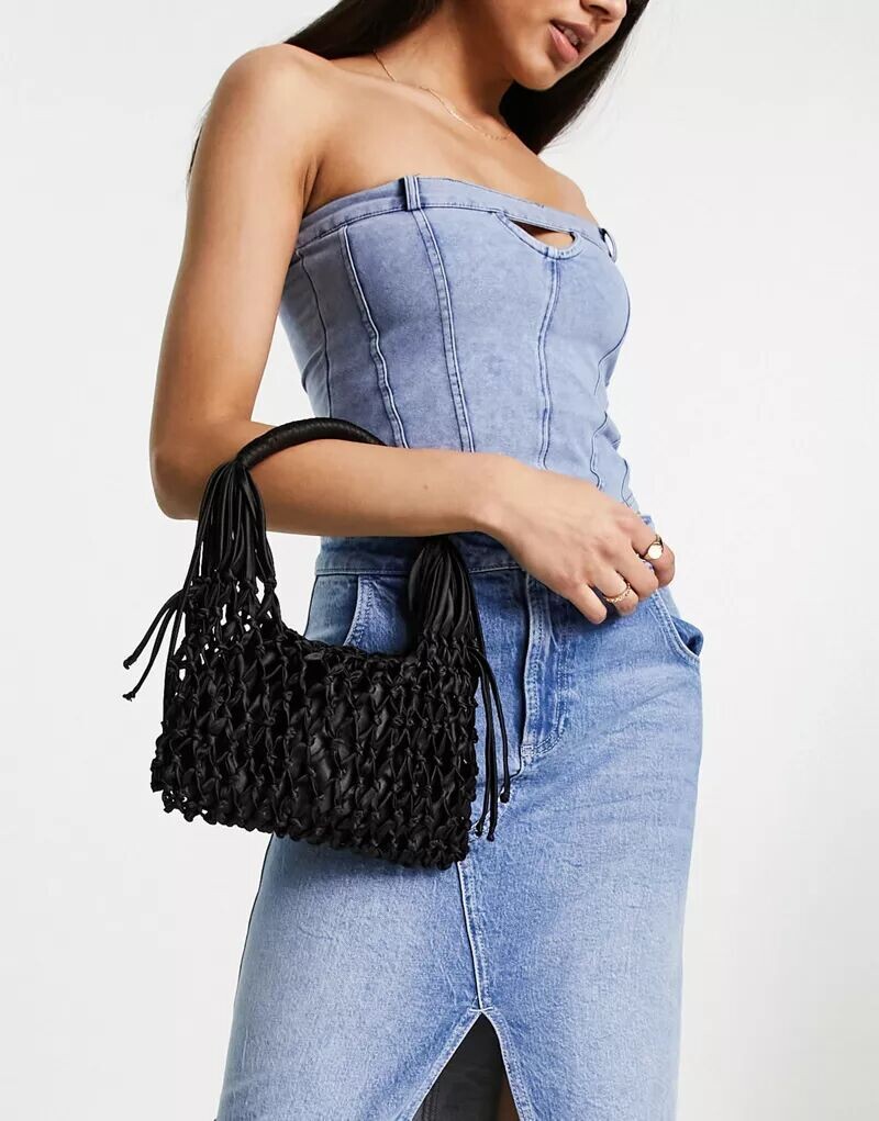 

Черный вязаный клатч крючком с верхней ручкой ASOS