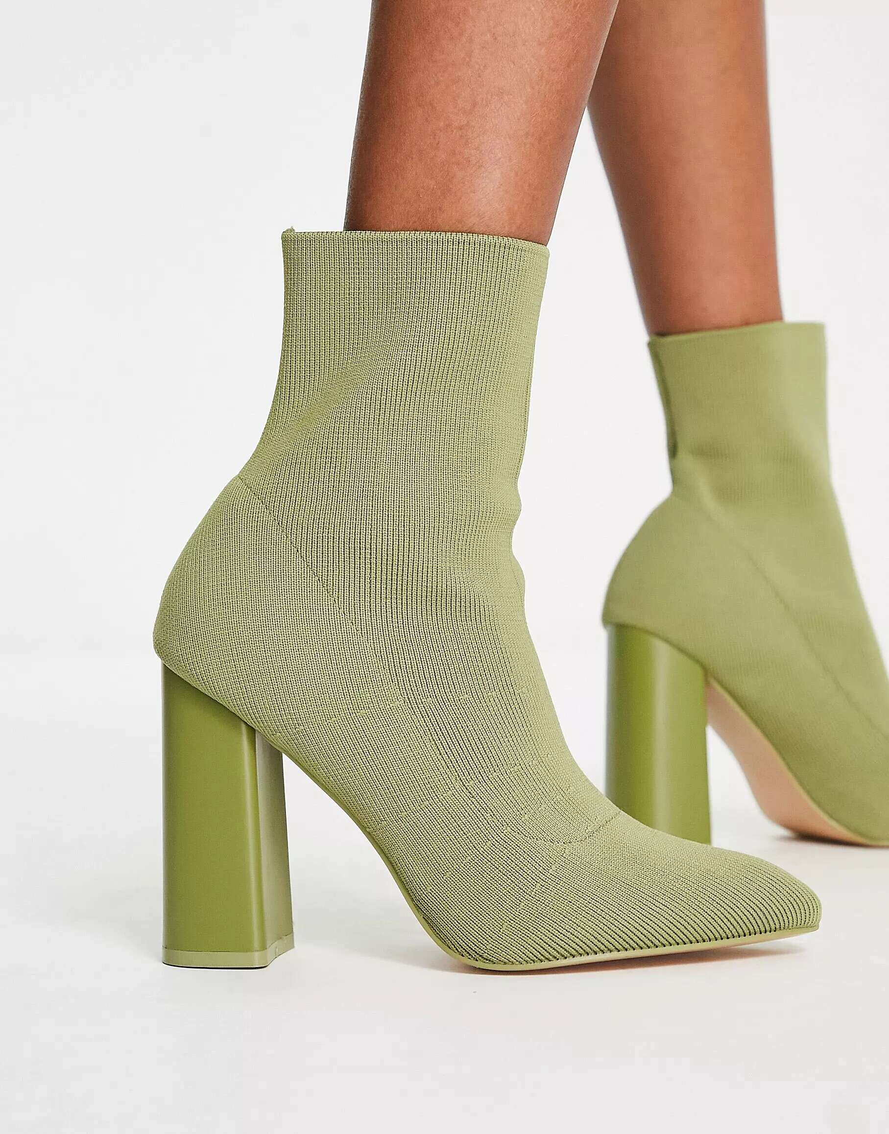 Зеленые трикотажные ботинки-носки на каблуке Public Desire Exclusive Loyal оливково зеленые сандалии public desire exclusive grace