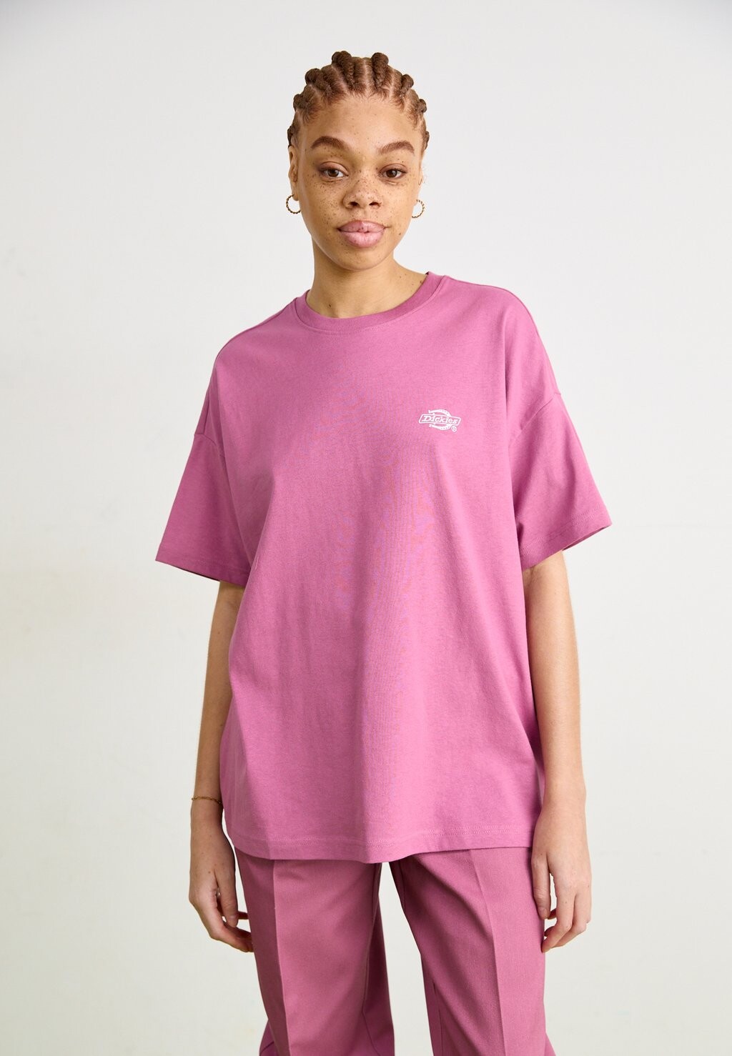 

Базовая футболка SUMMERDALE TEE Dickies, сирень