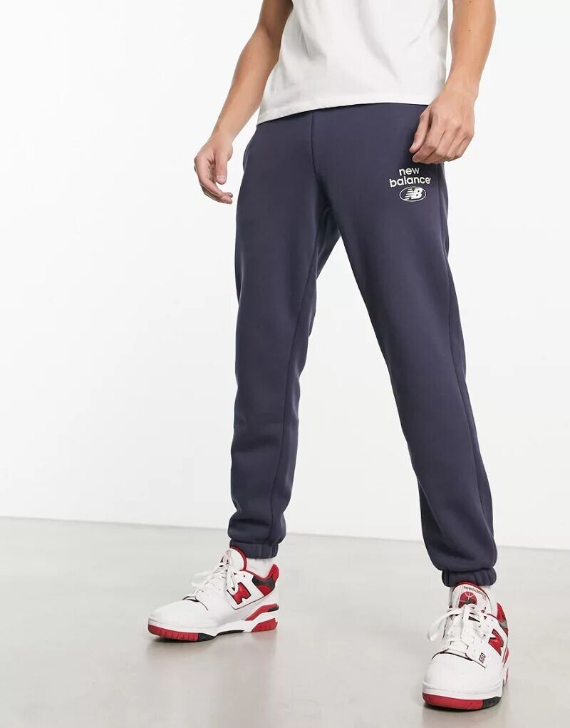

Темно-синие джоггеры New Balance Essentials, Серый